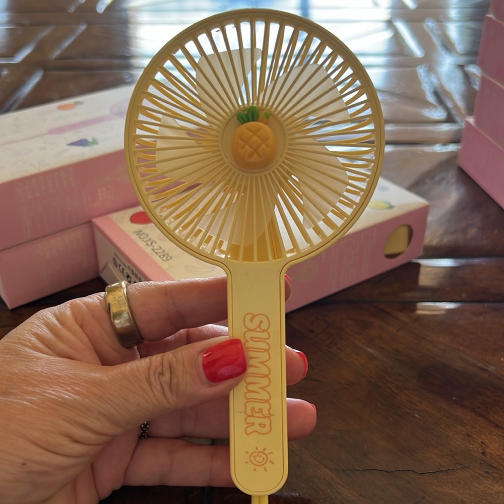 Handheld Fan - Picture 3 of 6